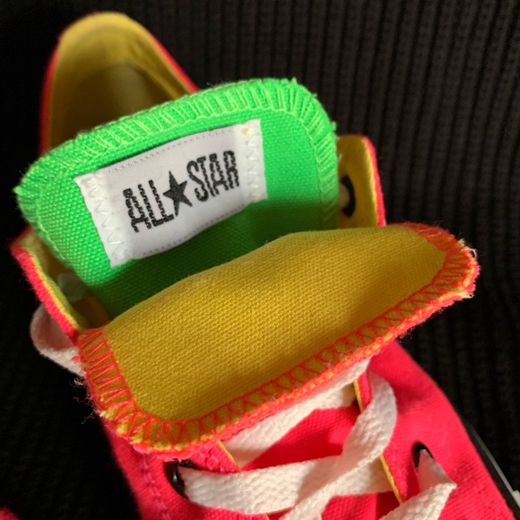 Like new Converses - Picture 2 of 8